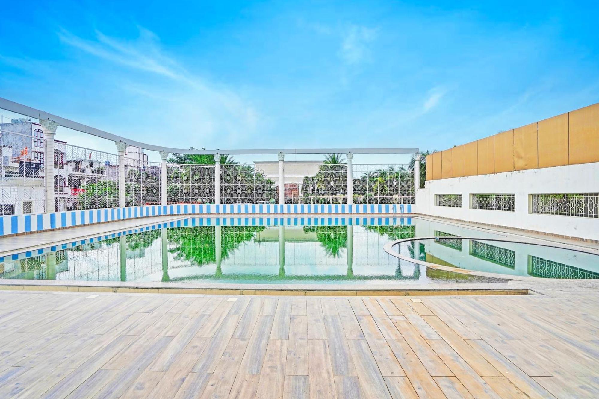 Palette Gomti Nagar Near Ekana Stadium Formerly Gusto Club Lucknow Exterior foto